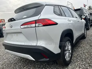 New Toyota Corolla Cross LE 2025 White