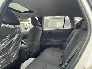 New Toyota Corolla Cross LE 2025 White