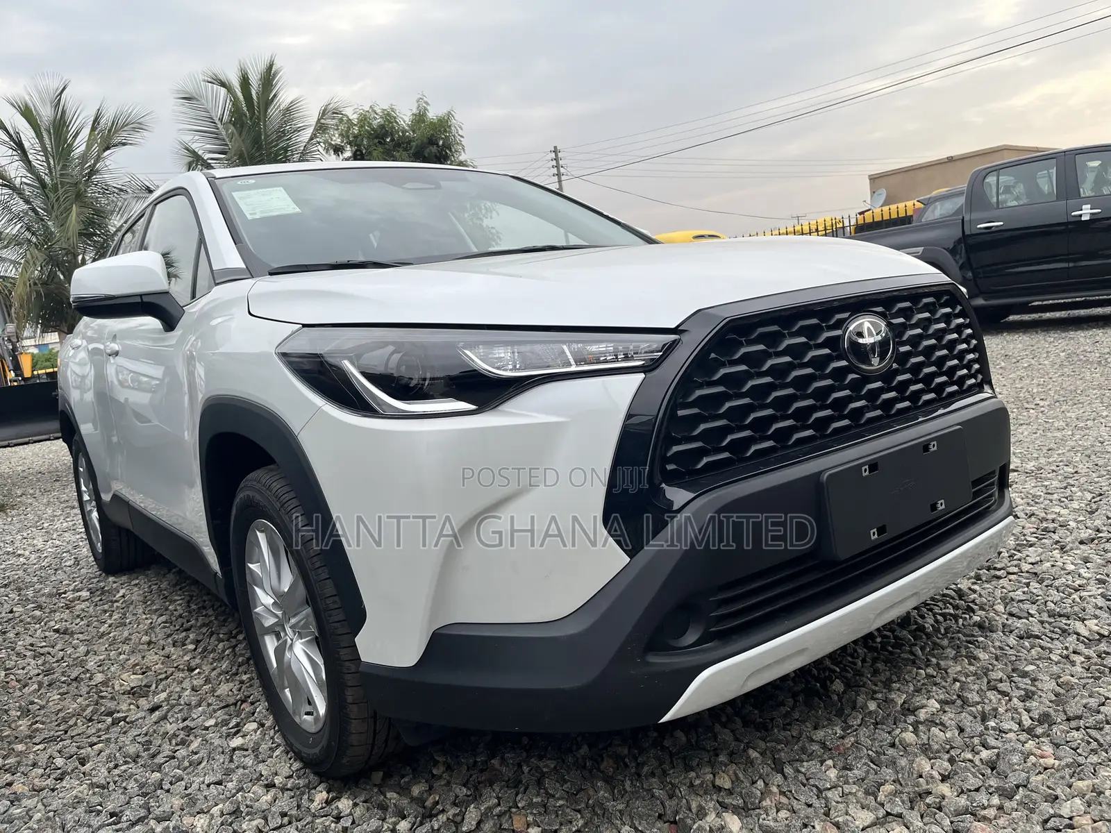 New Toyota Corolla Cross LE 2025 White
