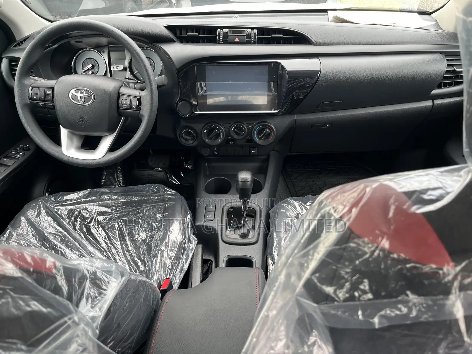 New Toyota Hilux 2025 Gray