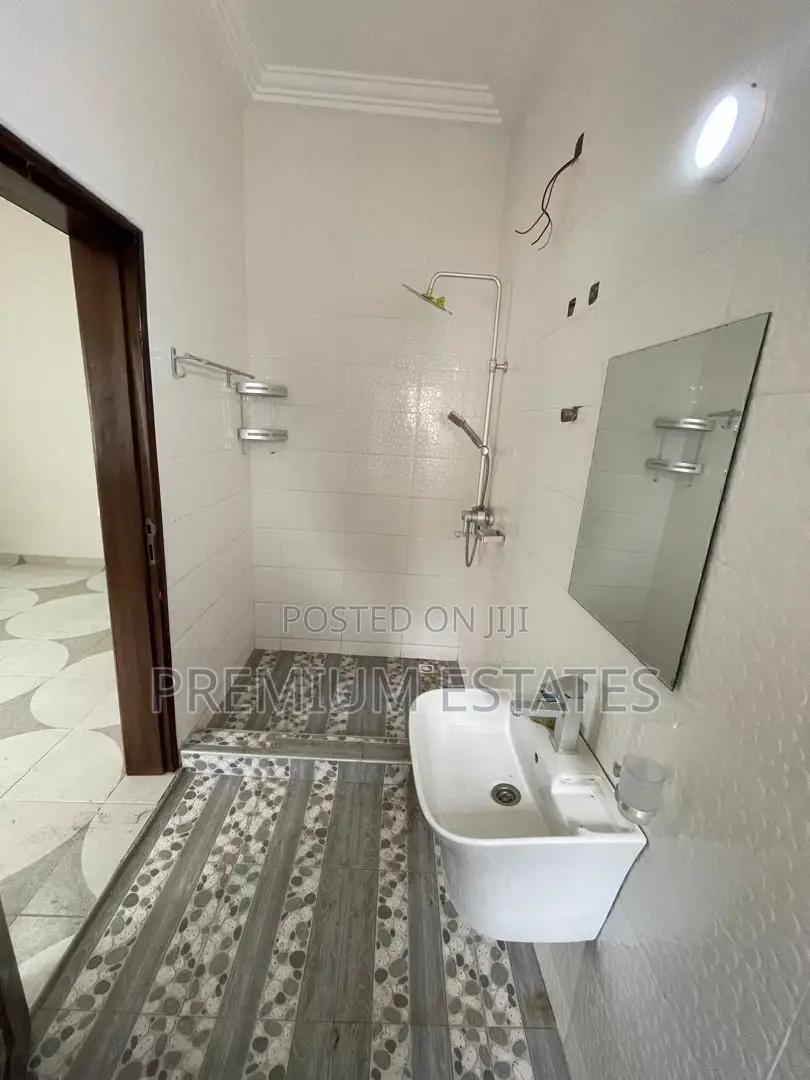 2bdrm Apartment in Kwabenya for rent