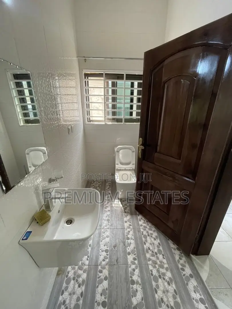 2bdrm Apartment in Kwabenya for rent