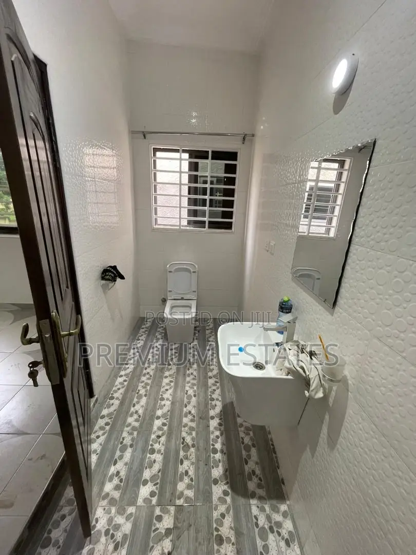 2bdrm Apartment in Kwabenya for rent