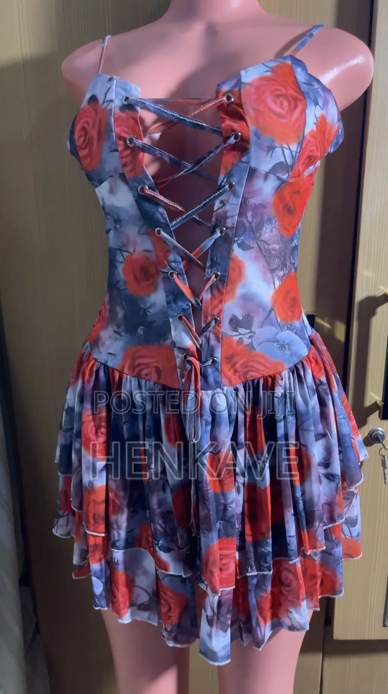 Ladies Short Dresses Available the Same Color
