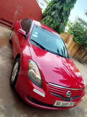 Nissan Altima Coupe 2.5 S 2009 Red