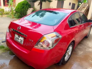 Nissan Altima Coupe 2.5 S 2009 Red