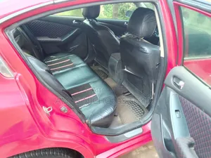 Nissan Altima Coupe 2.5 S 2009 Red