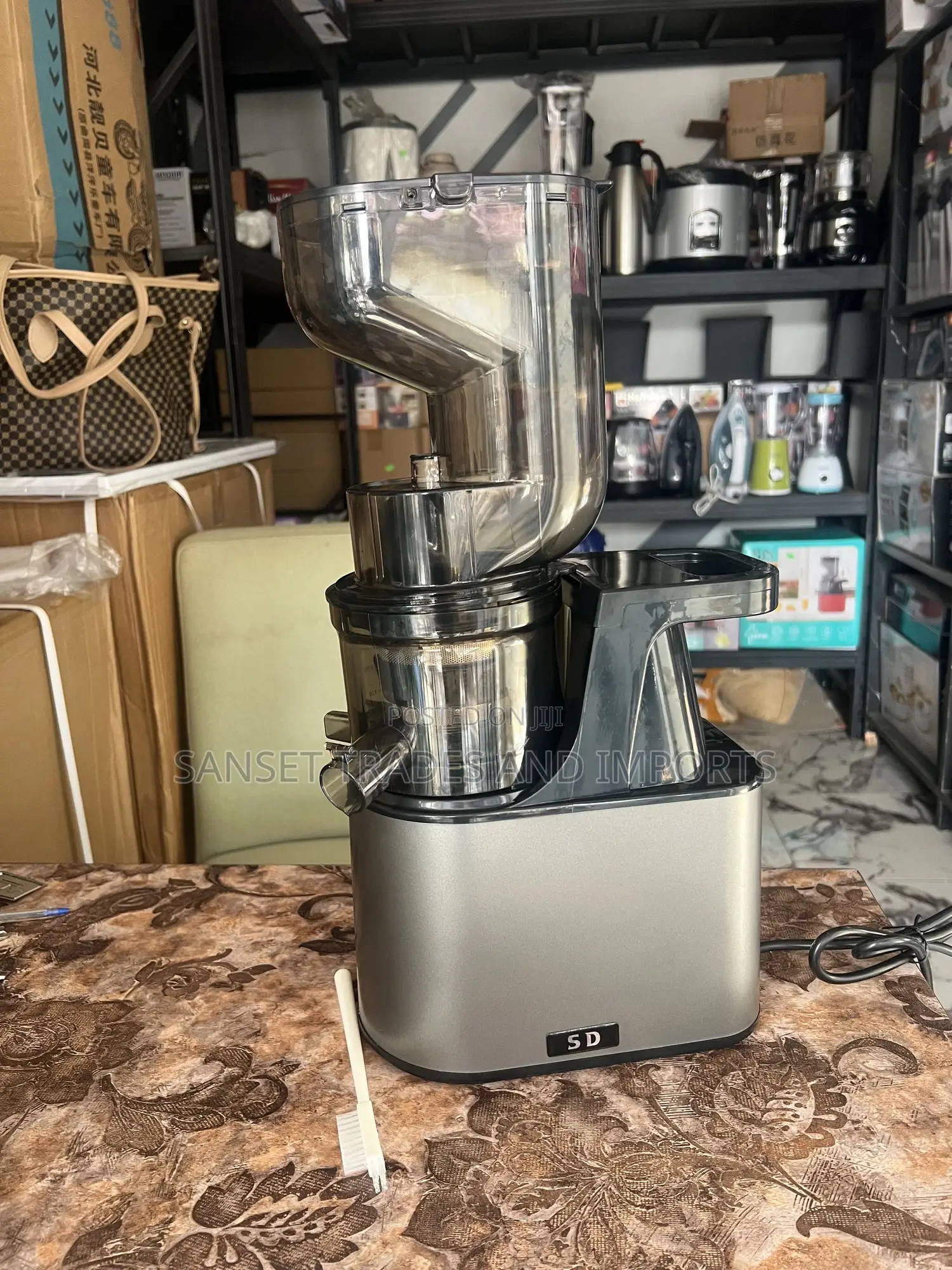 Fruit and Vegetable Juicer