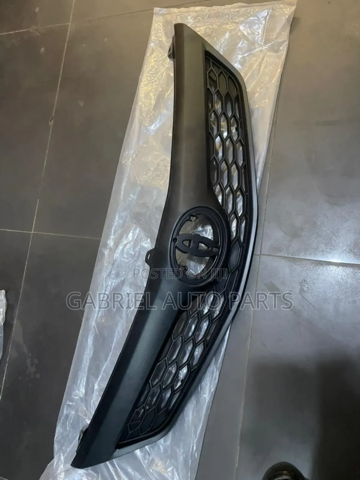 Toyota Camry Top Grille 2012 13