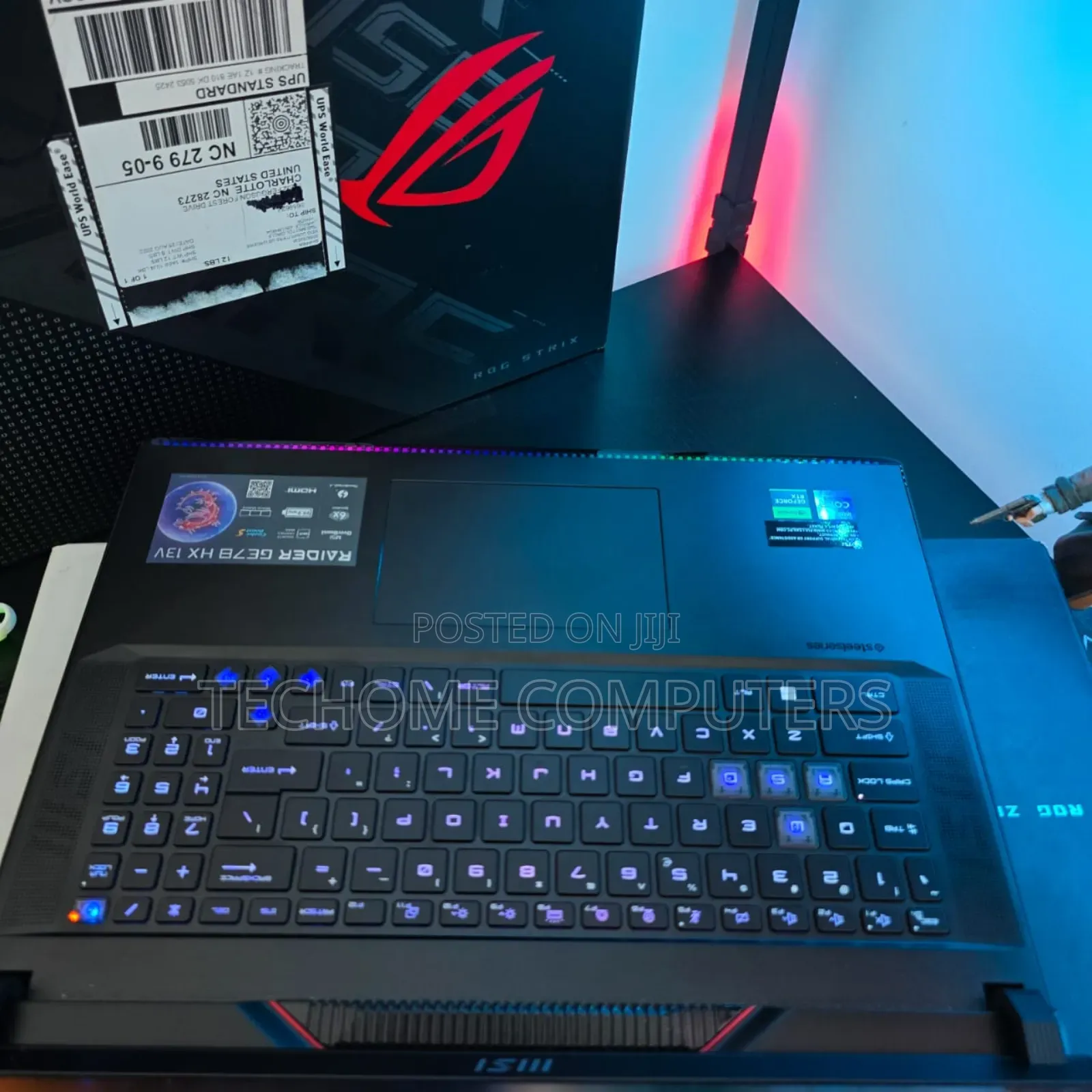 Laptop MSI Raider GE76 12UGS 16GB Intel Core I7 SSD 1T