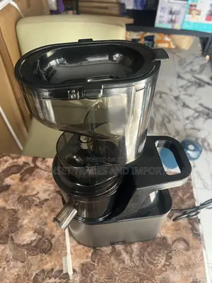 Fruit and Vegetable Juicer