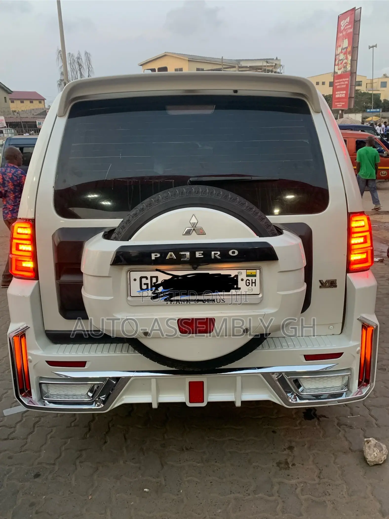 Mitsubishi Pajero 2010,2012 Upgraded to 2022 Body Kit