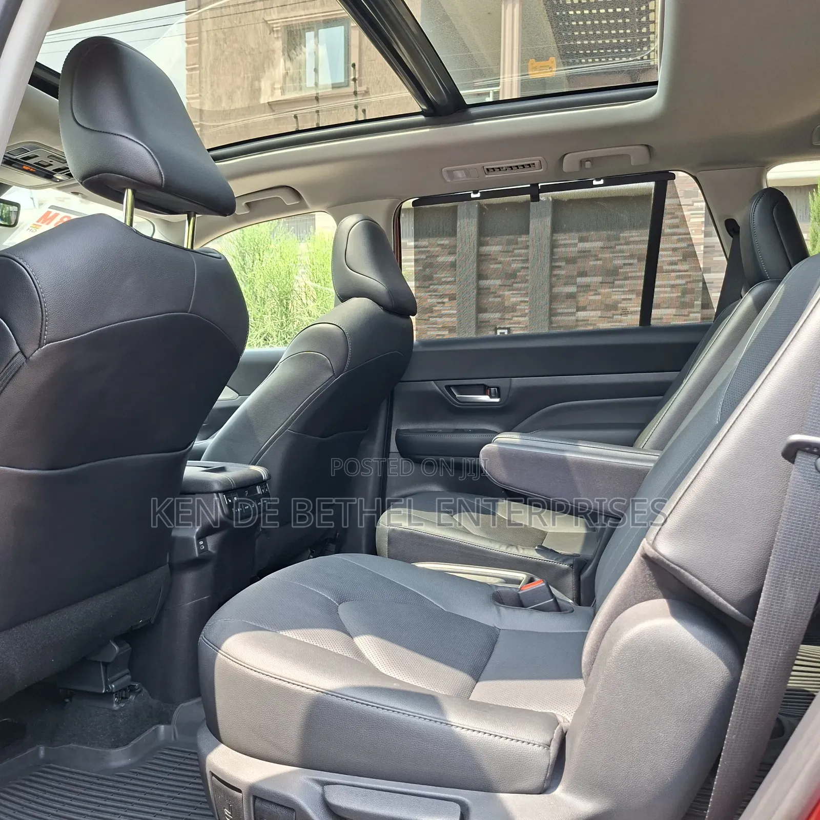 Toyota Highlander Platinum FWD 2024 Red
