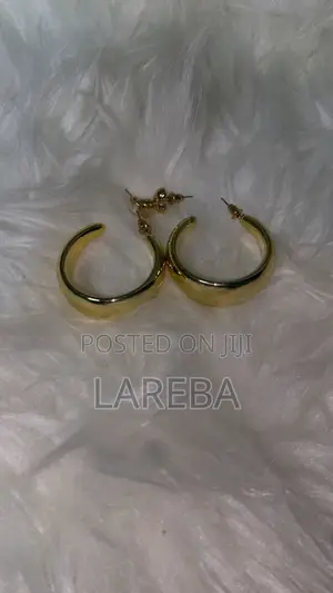Ladies Golden Earrings