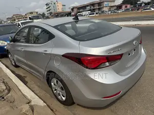 Hyundai Elantra SE 4dr Sedan (1.8L 4cyl 6A) 2015 Gray