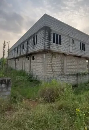 6 Shops +2 Units 2bedrm+2 Units Chamber Self In Ashalajah Amasaman. Hj