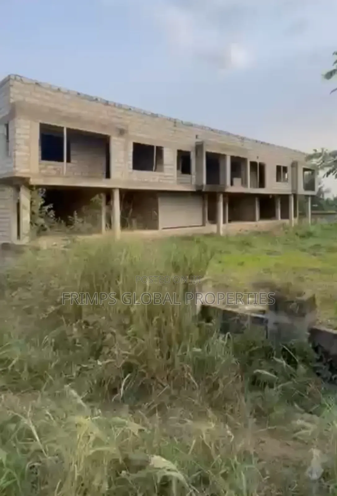 6 Shops +2 Units 2bedrm+2 Units Chamber Self In Ashalajah Amasaman. Hj