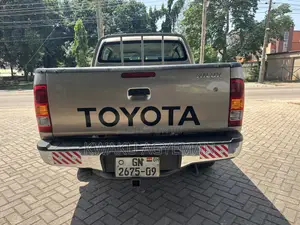 Toyota Hilux 2009 Gray