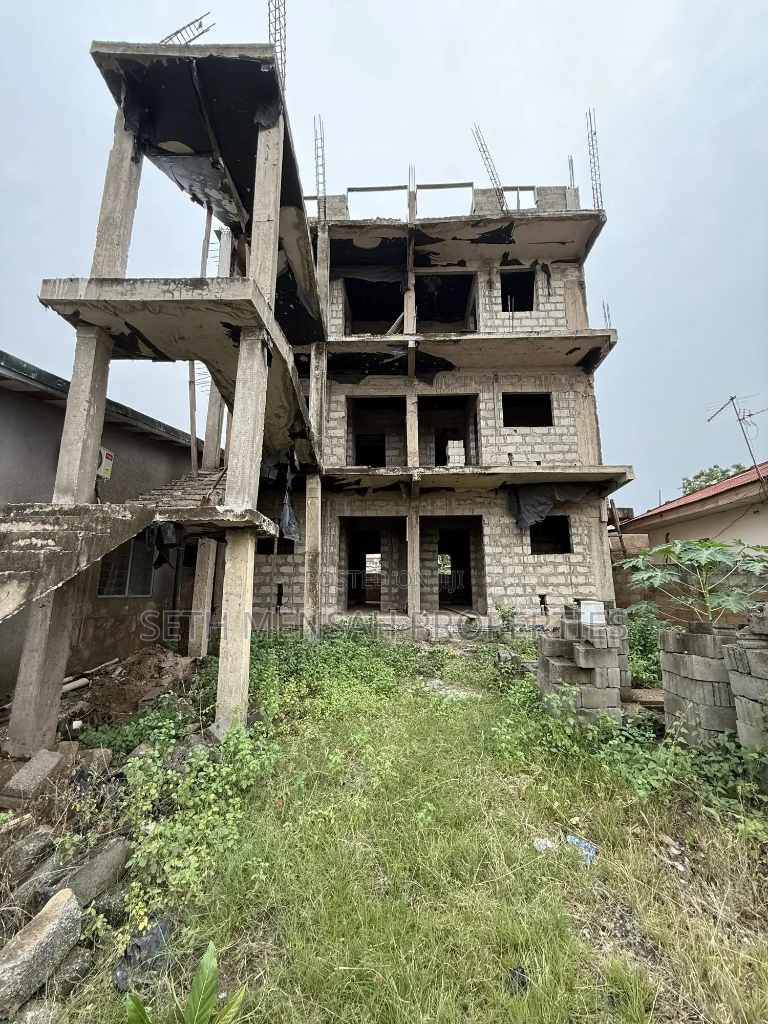 8bdrm Apartment in Seth, School Junction for sale