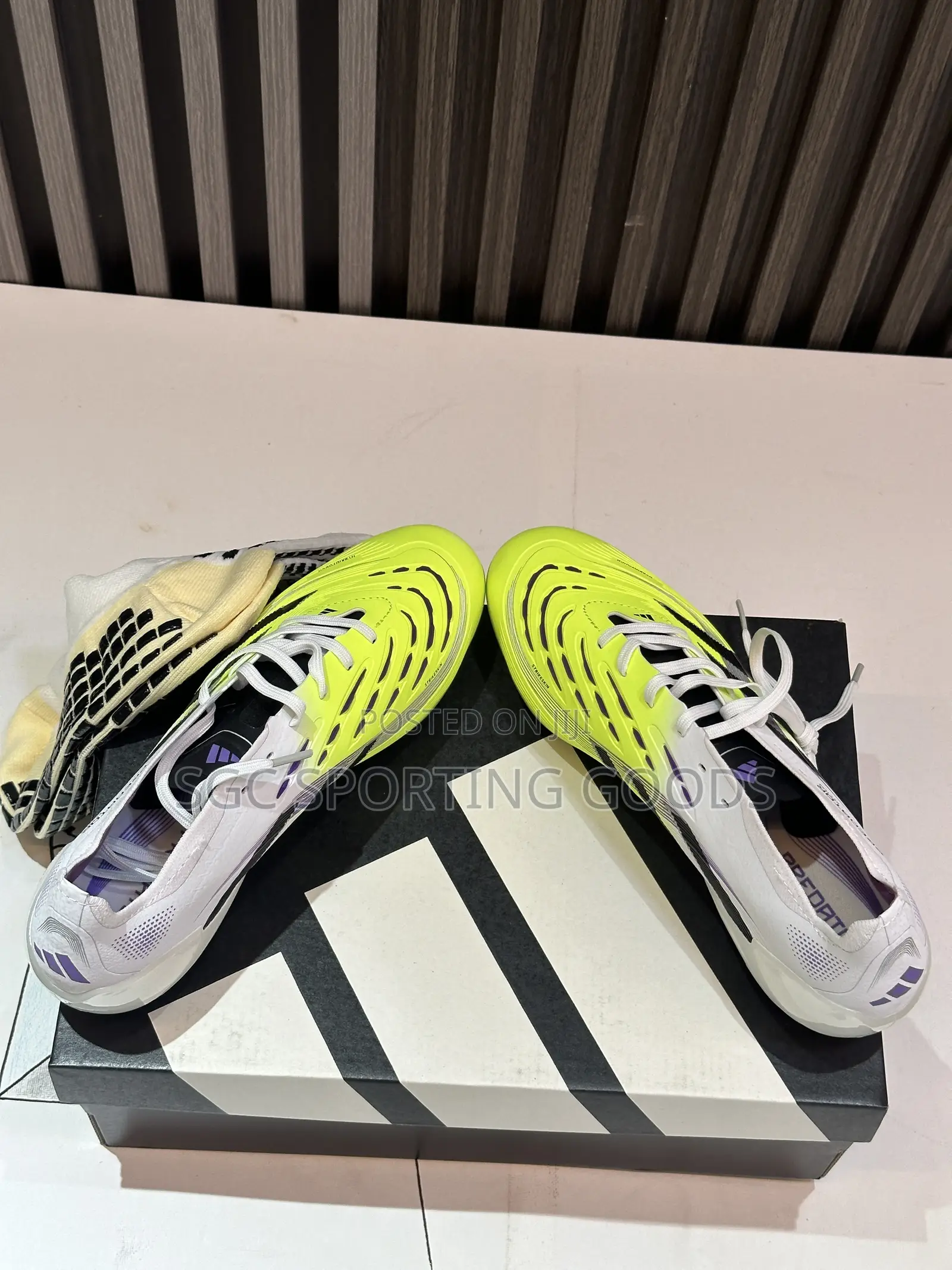 Adidas Predator , Flip Over Tongue in Green Color // Original Quality