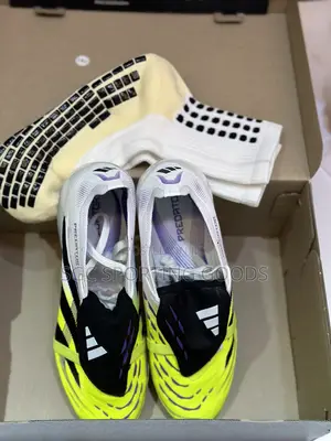 Adidas Predator , Flip Over Tongue in Green Color // Original Quality
