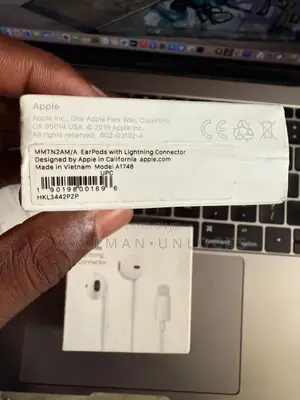 Oem Apple Earpods With Lightning Connector