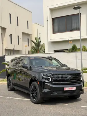 Chevrolet Suburban 2022 Black