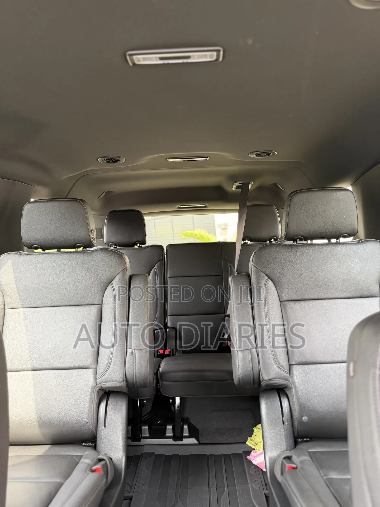 Chevrolet Suburban 2022 Black