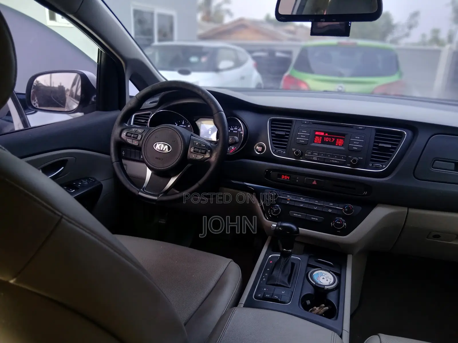 Kia Carnival 2016 White