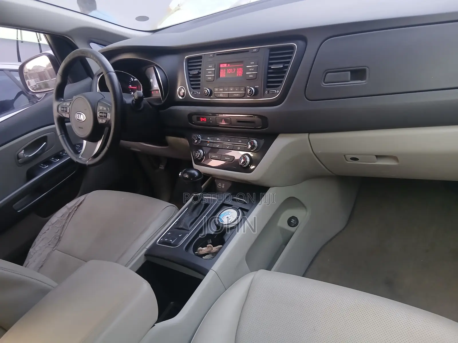 Kia Carnival 2016 White