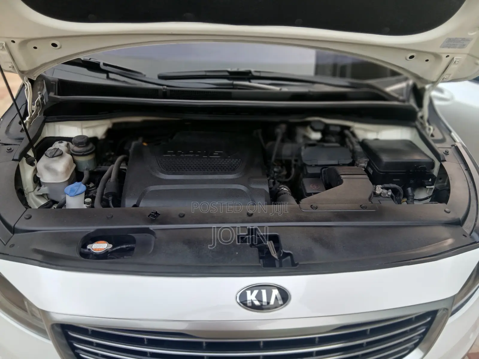 Kia Carnival 2016 White