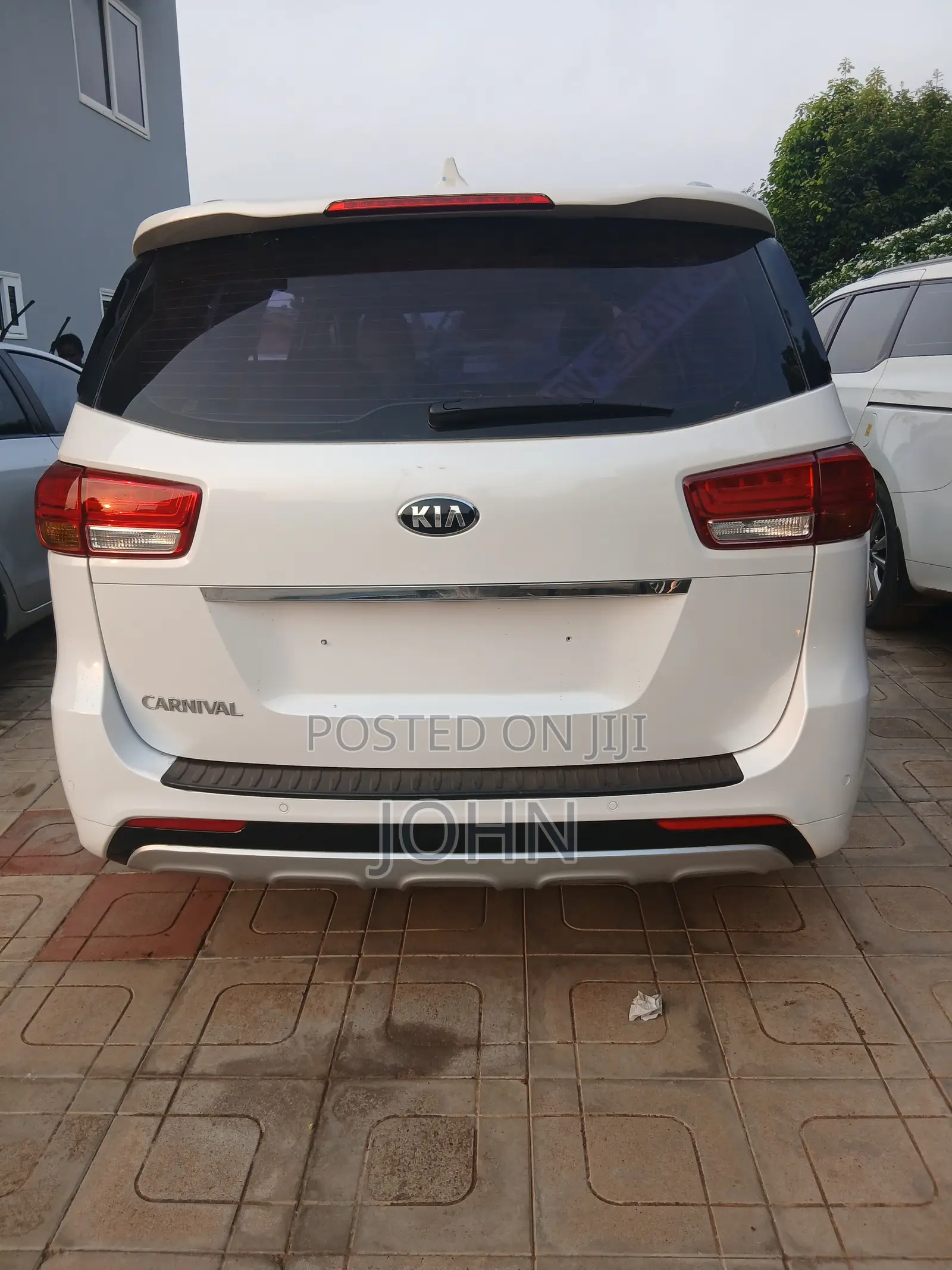 Kia Carnival 2016 White