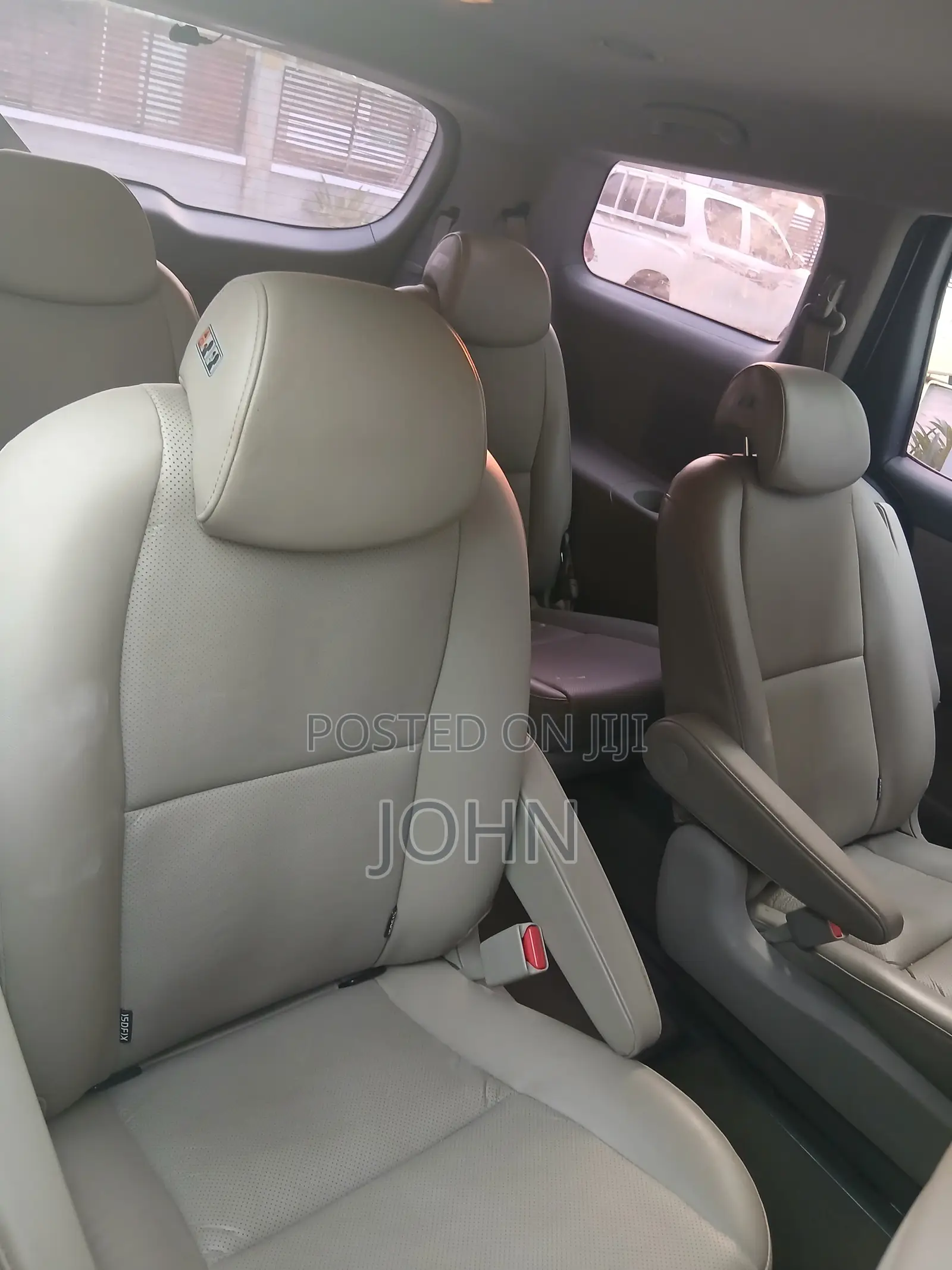 Kia Carnival 2016 White