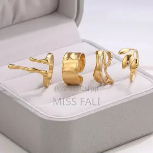 Sculpted Elegance -4pcs Ring Stack in Gold and Silver