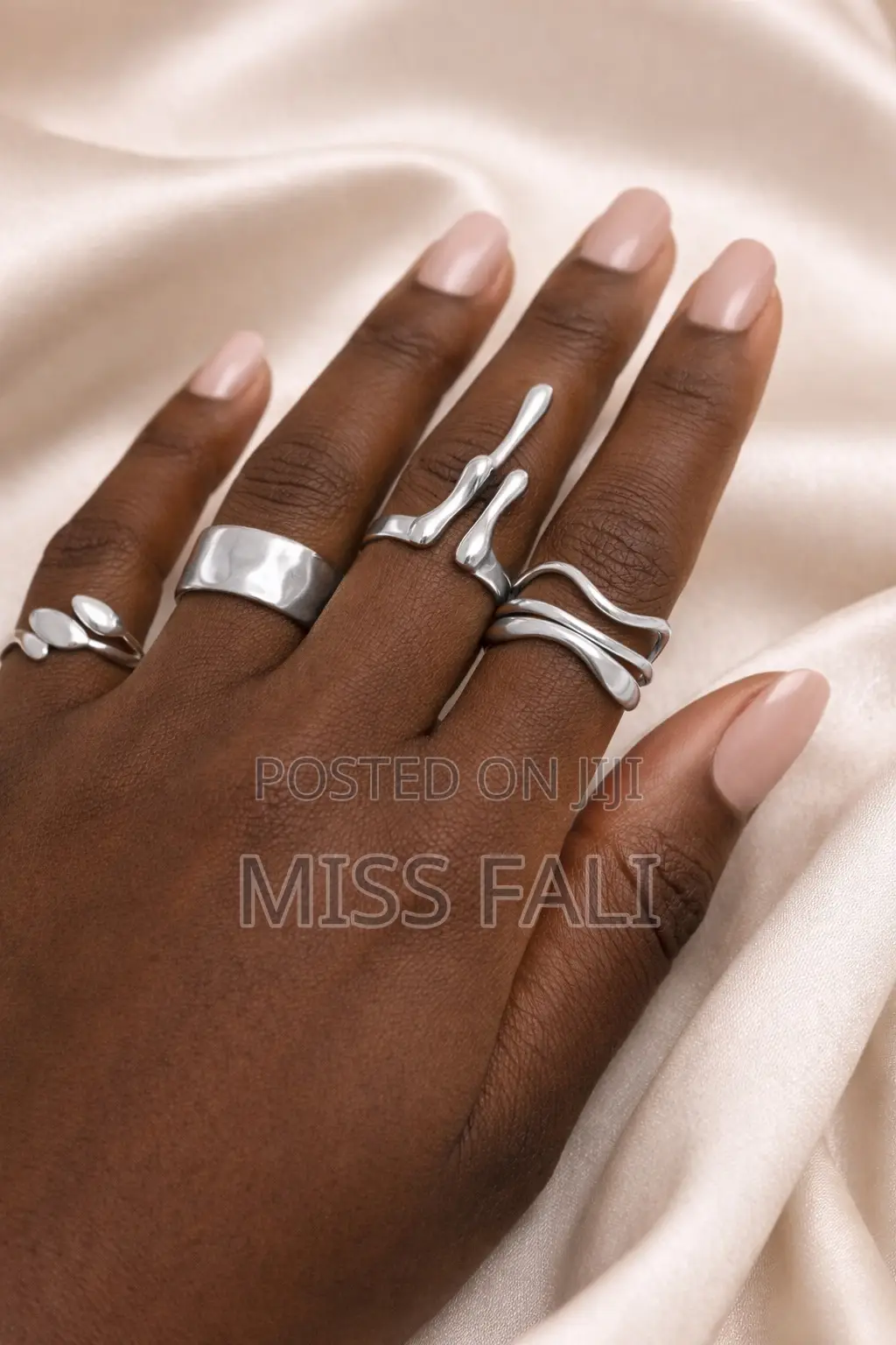 Sculpted Elegance -4pcs Ring Stack in Gold and Silver