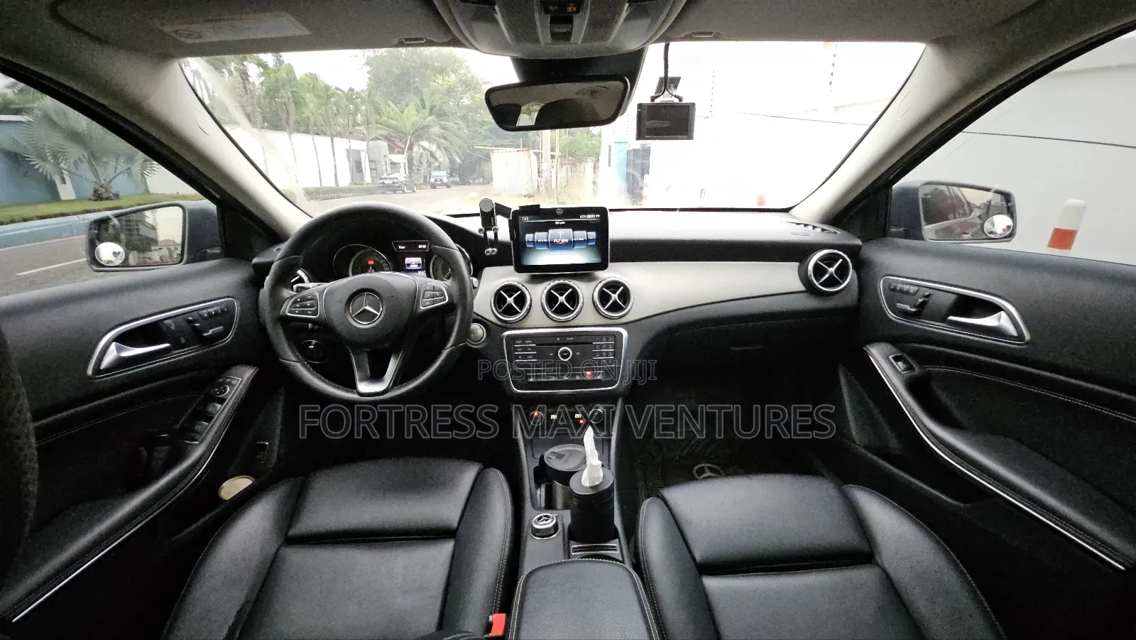 Mercedes-Benz GLA-Class GLA200 Sport Utility 4-Door (2.0L, 4cyl Turbo)