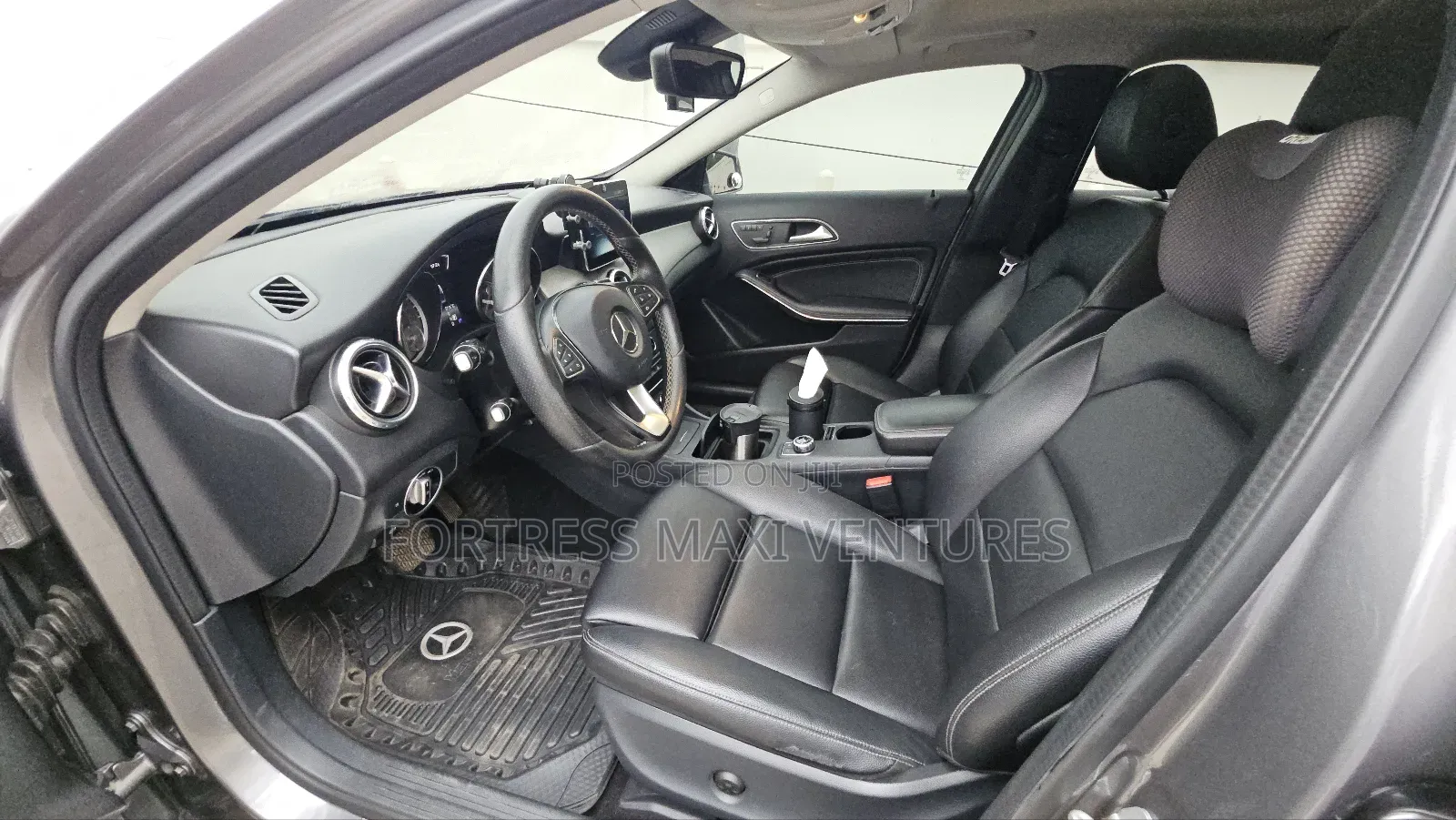 Mercedes-Benz GLA-Class GLA200 Sport Utility 4-Door (2.0L, 4cyl Turbo)