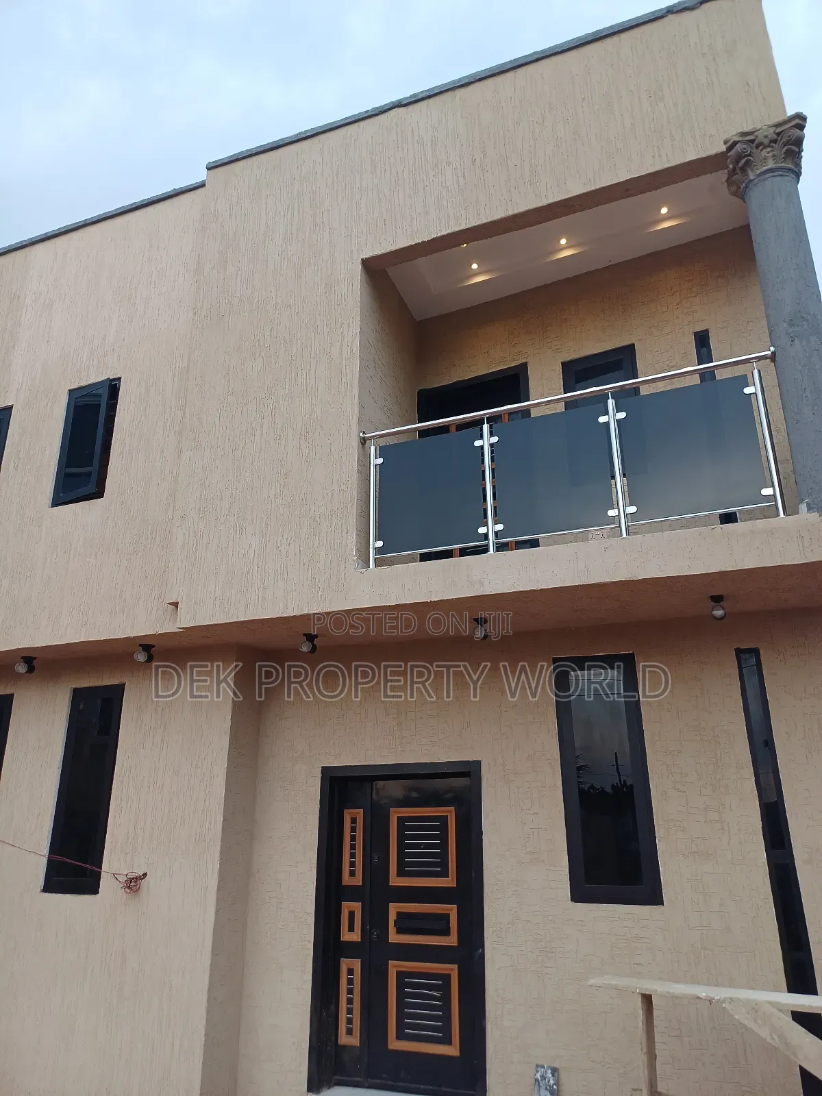 3bdrm Duplex in Ga East Municipal for sale