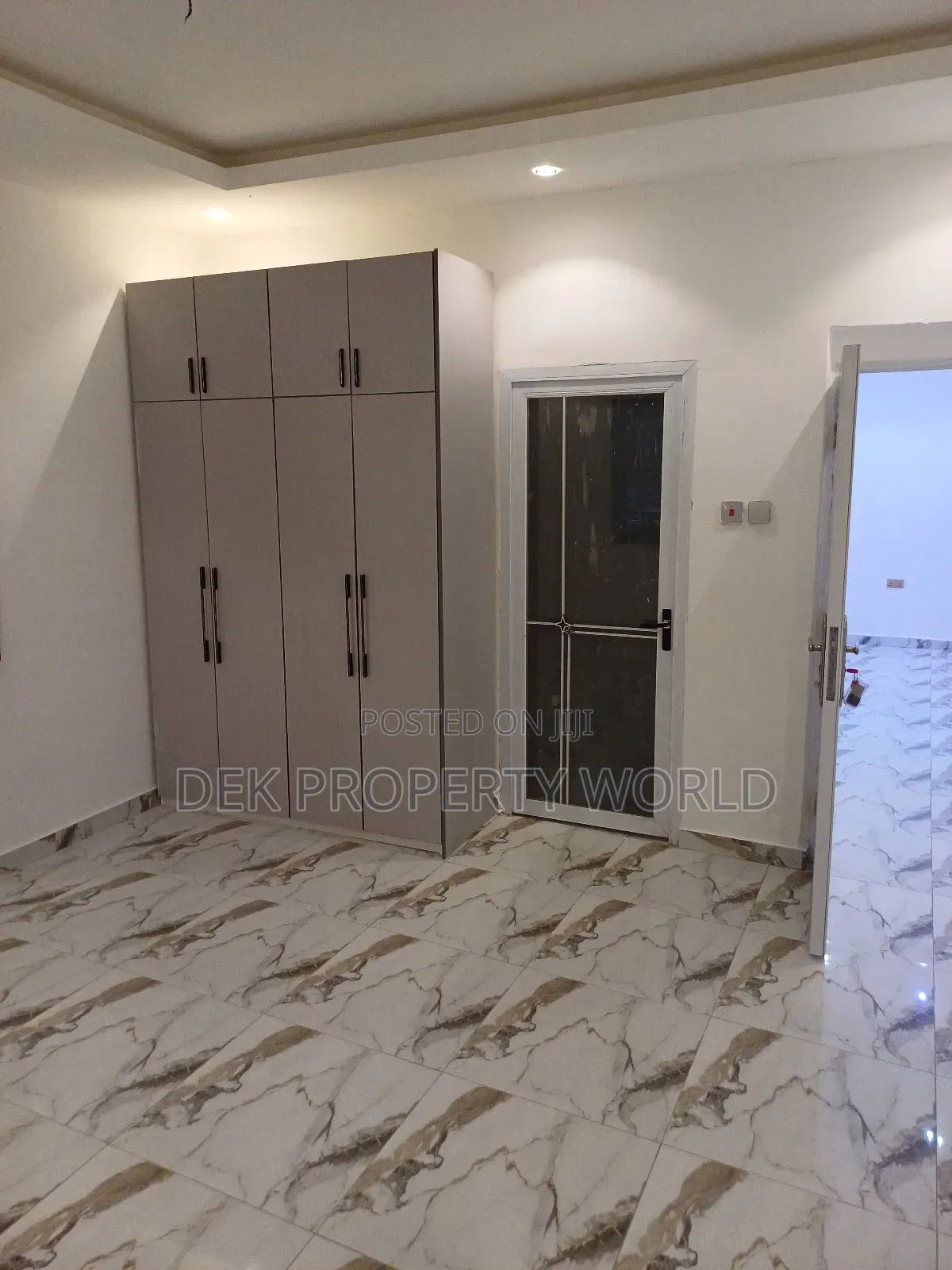 3bdrm Duplex in Ga East Municipal for sale