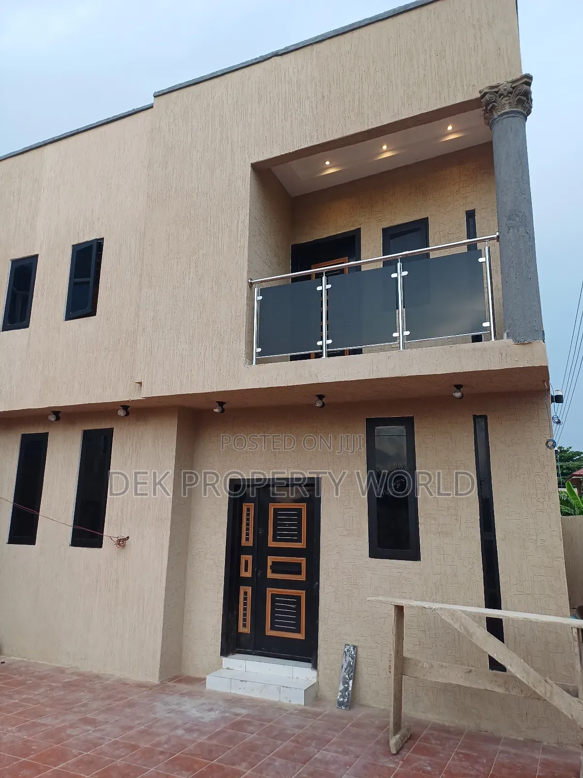 3bdrm Duplex in Ga East Municipal for sale