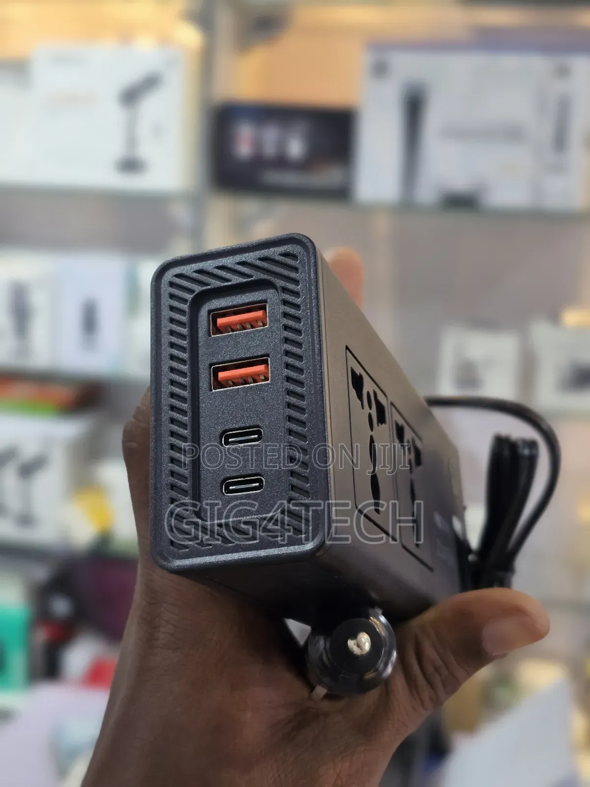 Heatz Zc620 200w Car Inverter With Plug and Usb Port