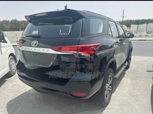 Toyota Fortuner 2021 Black