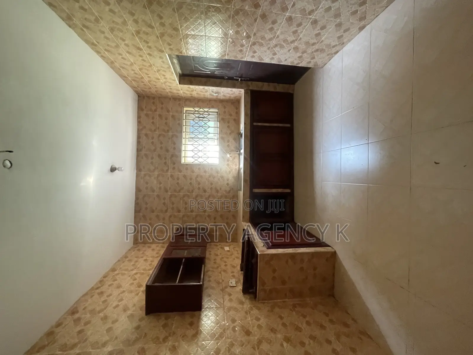 2bdrm Apartment in Kfs, West Hills Mall Area for rent