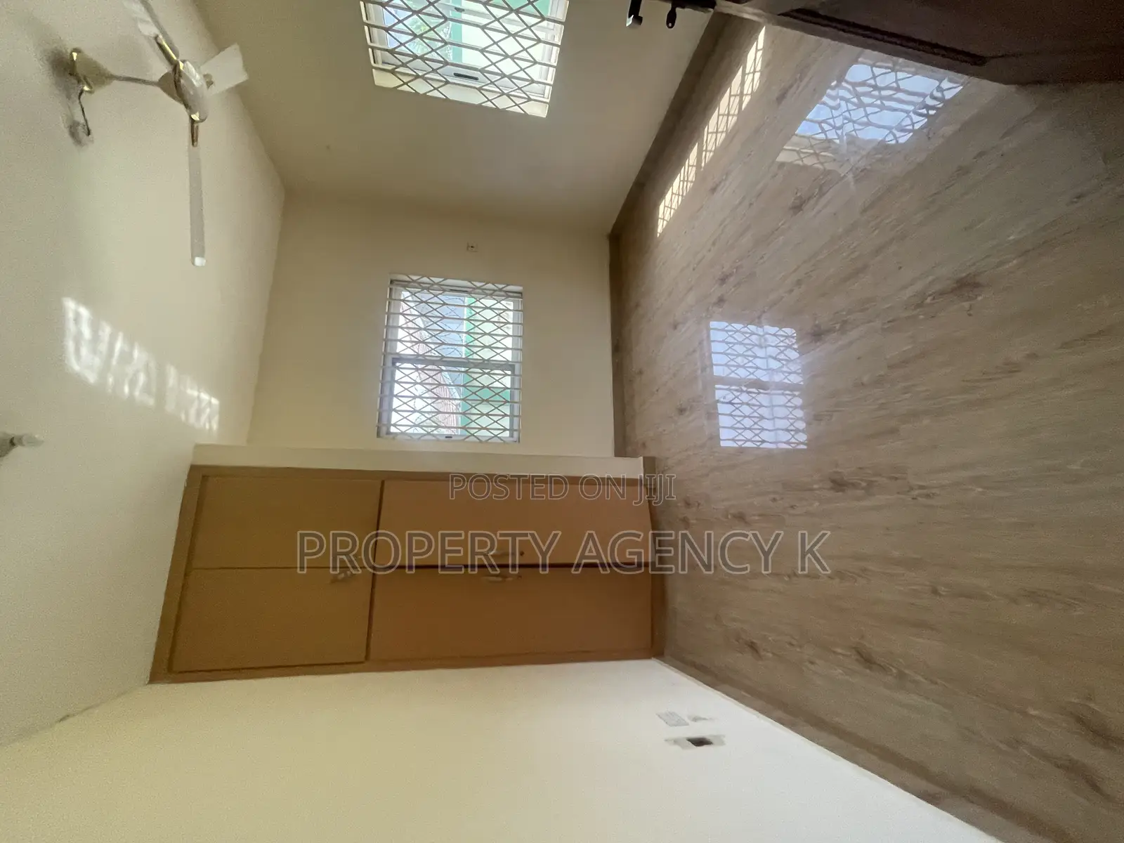 2bdrm Apartment in Kfs, West Hills Mall Area for rent