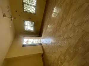 2bdrm Apartment in Kfs, West Hills Mall Area for rent