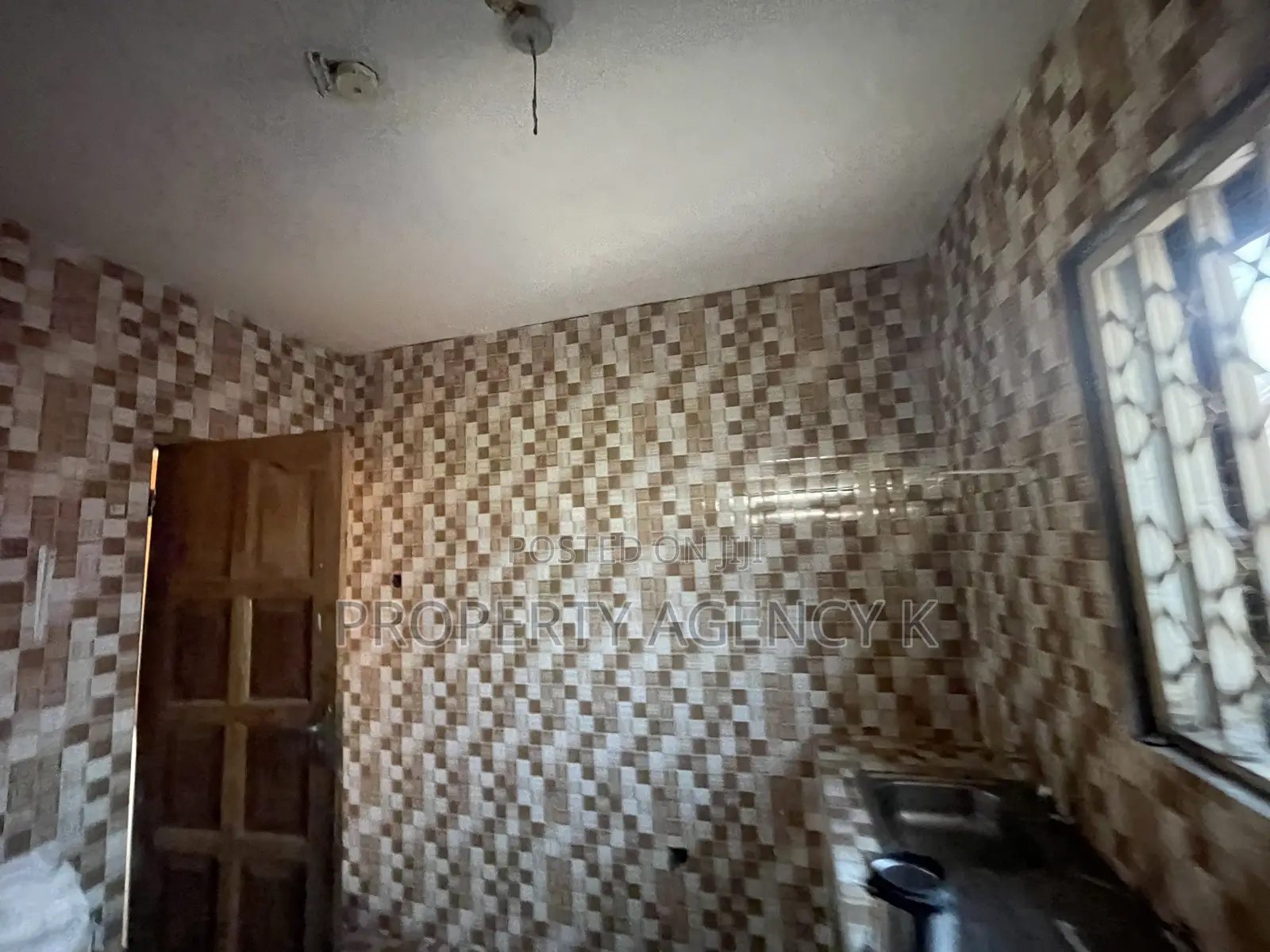 3bdrm Apartment in Kfs, Old Barrier for rent