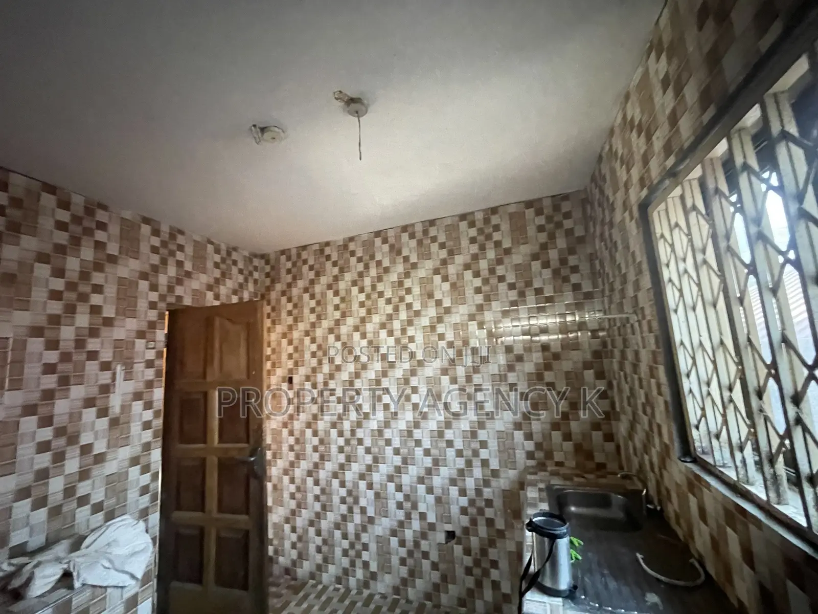 3bdrm Apartment in Kfs, Old Barrier for rent