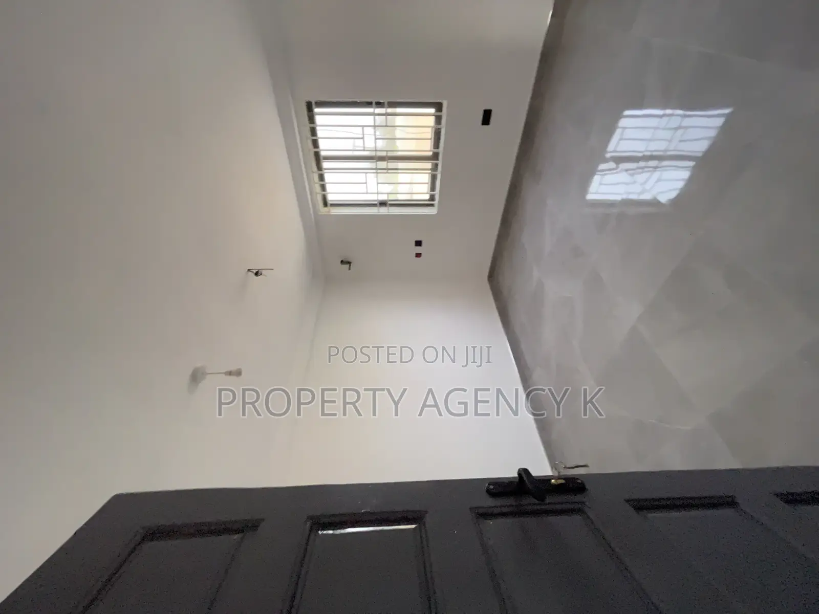 3bdrm Apartment in Kfs, Old Barrier for rent
