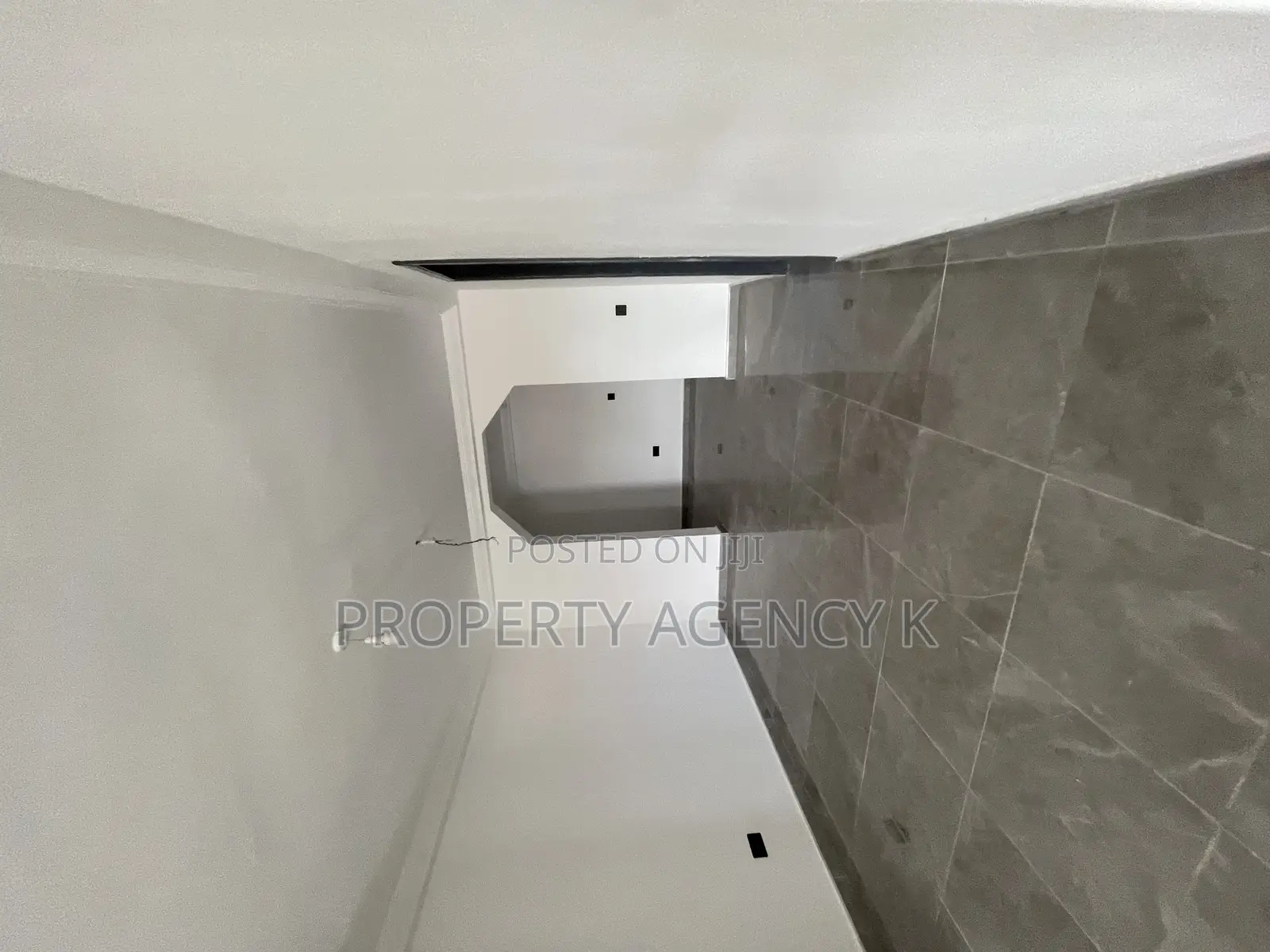 3bdrm Apartment in Kfs, Old Barrier for rent