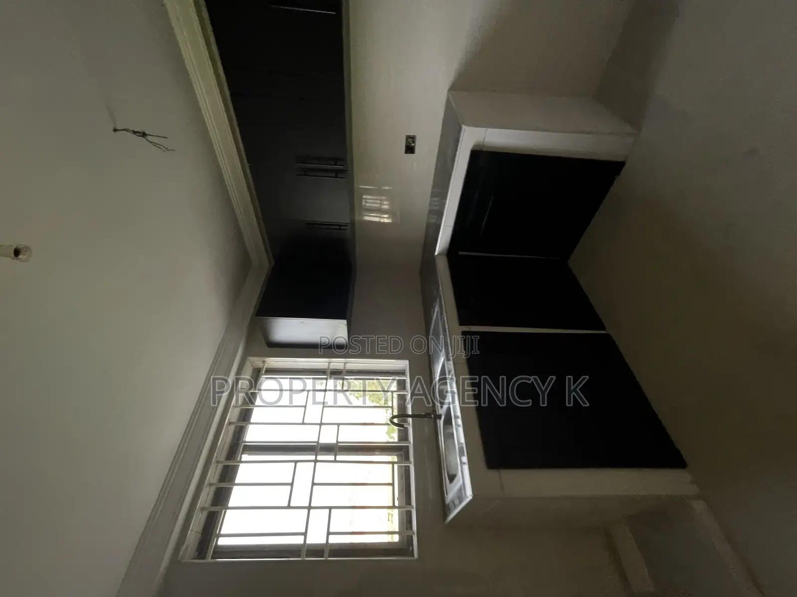 3bdrm Apartment in Kfs, Old Barrier for rent